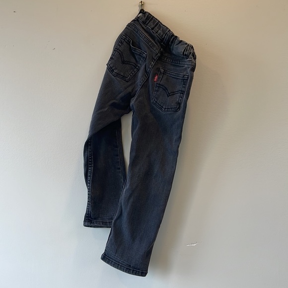 Kids Size 4 Levi’s jeans in black - Picture 3 of 4